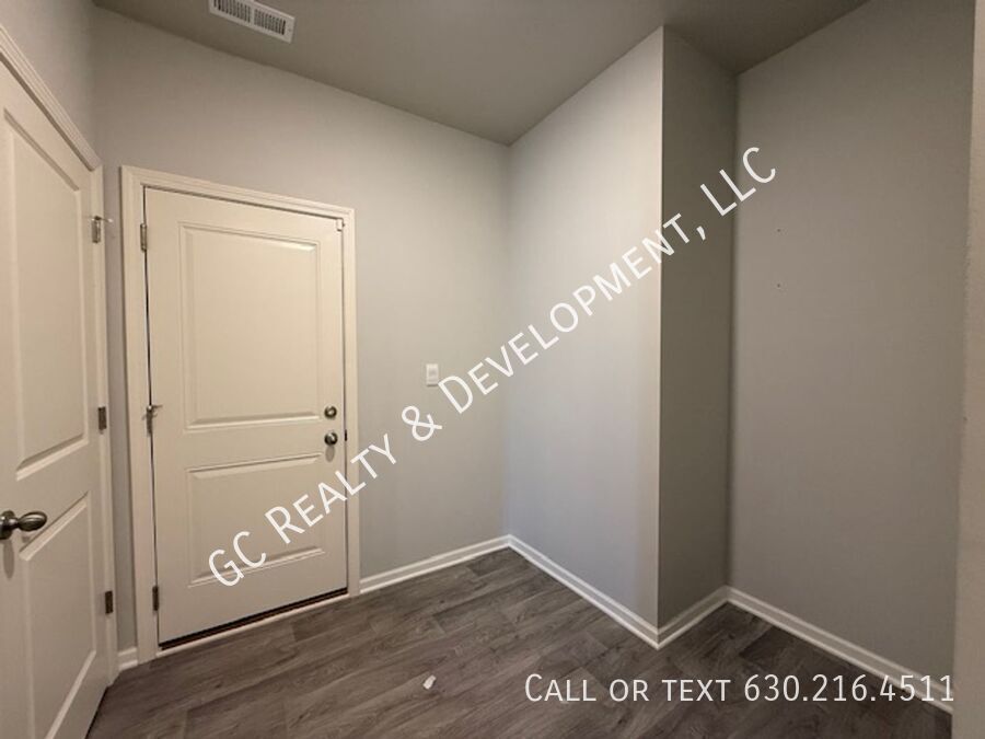 *** NEWER CONSTRUCTION / 4 BDRM - 2.5 BTH / FENCED YARD / IN UNIT LAUNDRY / SOLAR PANELS & TESLA CHARGER *** property image