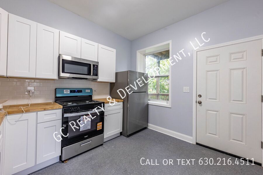 *** 1/2 MO RENT FREE / SPACIOUS 4 BDRM - 2 BATH / NEWLY REMODELED / WIFI INCLUDED *** property image