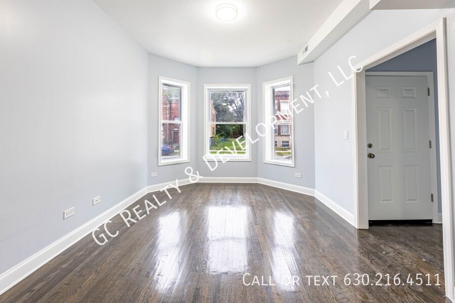 *** 1/2 MO RENT FREE / SPACIOUS 3 BDRM / NEWLY REMODELED / FREE WIFI INCLUDED / PARKING INCL *** property image