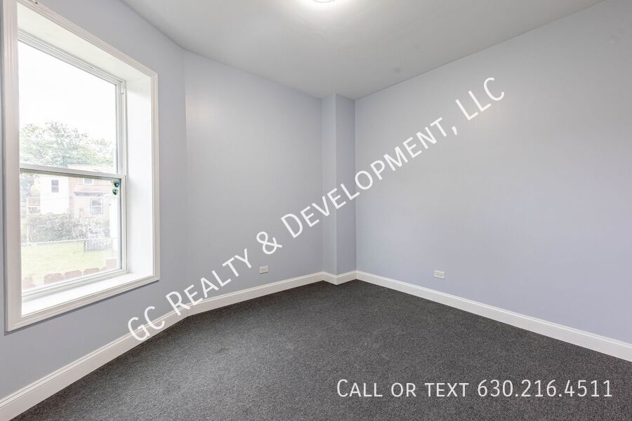 *** 1/2 MO RENT FREE / SPACIOUS 3 BDRM / NEWLY REMODELED / FREE WIFI INCLUDED / PARKING INCL *** property image