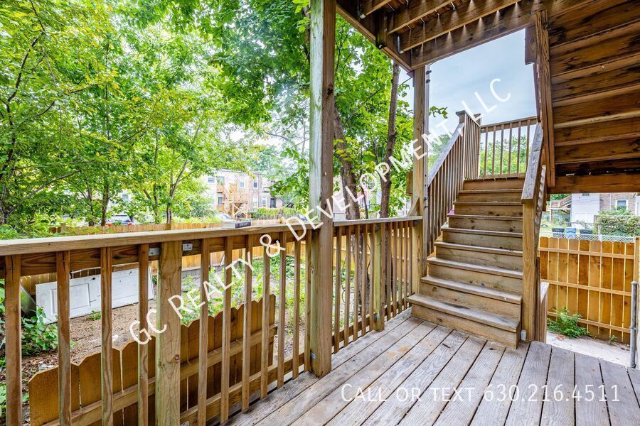 *** 1/2 MO RENT FREE / SPACIOUS 3 BDRM / NEWLY REMODELED / FREE WIFI INCLUDED / PARKING INCL *** property image