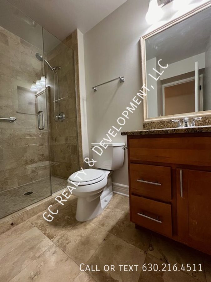 *** GREAT WESTMONT LOCATION / 3 BDRM / 2.5 BTH / SS APPL / ATTACHED GARAGE *** property image