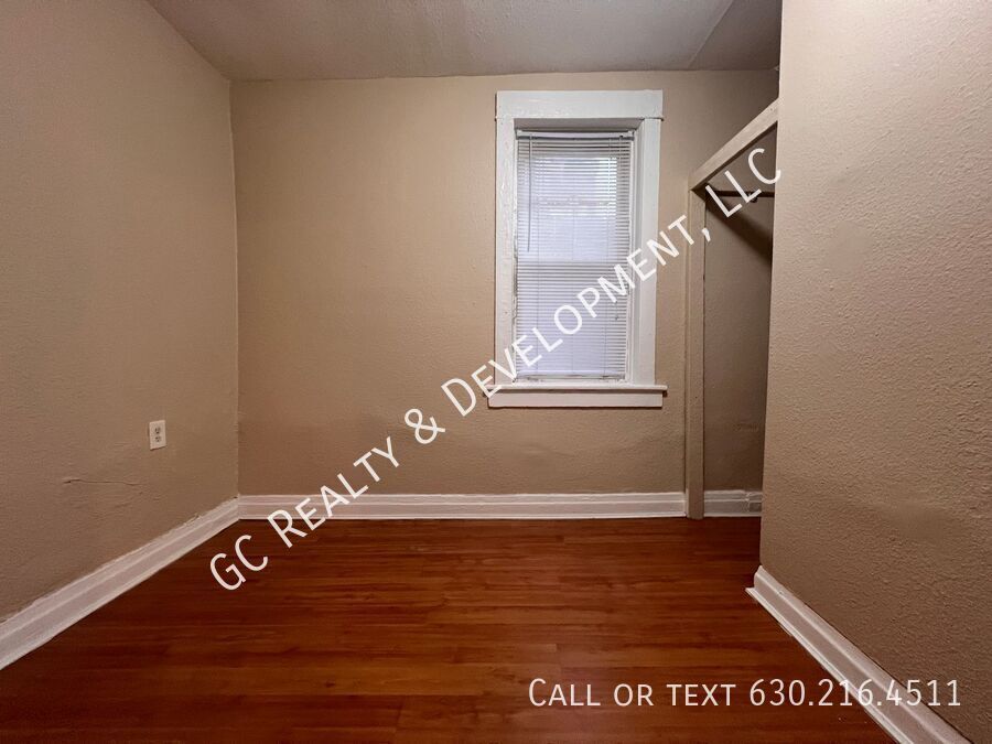 *** 1/2 MO FREE / GREAT LOCATION / 3 BDRM - 1 BTH / APPL INCL / LARGE YARD *** property image