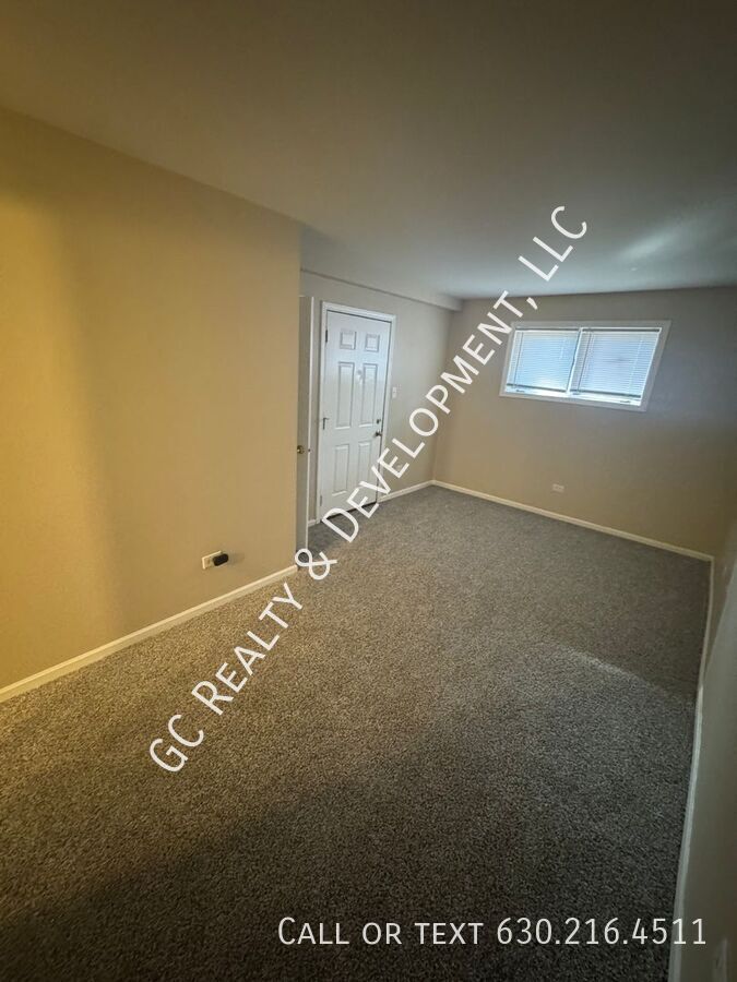 *** 1ST FLOOR UNIT / 3 BDRM - 2 BTH / CENTRAL AC / IN UNIT LAUNDRY / PET FRIENDLY *** property image