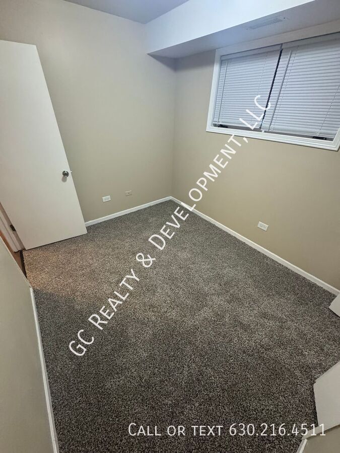*** 1ST FLOOR UNIT / 3 BDRM - 2 BTH / CENTRAL AC / IN UNIT LAUNDRY / PET FRIENDLY *** property image