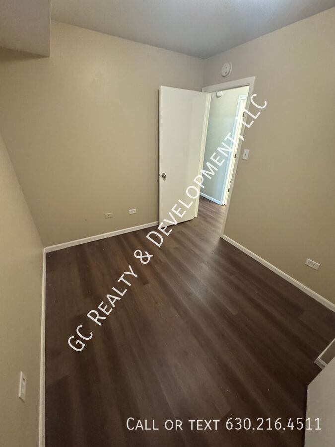 *** 1ST FLOOR UNIT / 3 BDRM - 2 BTH / CENTRAL AC / IN UNIT LAUNDRY / PET FRIENDLY *** property image