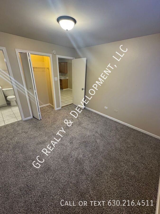 *** 1ST FLOOR UNIT / 3 BDRM - 2 BTH / CENTRAL AC / IN UNIT LAUNDRY / PET FRIENDLY *** property image