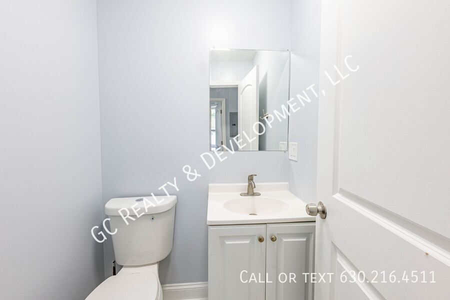 *** 1 MONTH RENT FREE / SPACIOUS 4 BDRM - 2 BATH / NEWLY REMODELED / WIFI INCLUDED *** property image