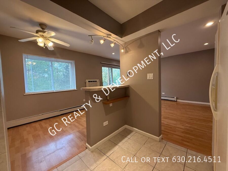 *** LAUNDRY ON SITE / TENANT ONLY PAYS ELECTRIC / QUICK ACCESS TO SHOPPING *** property image