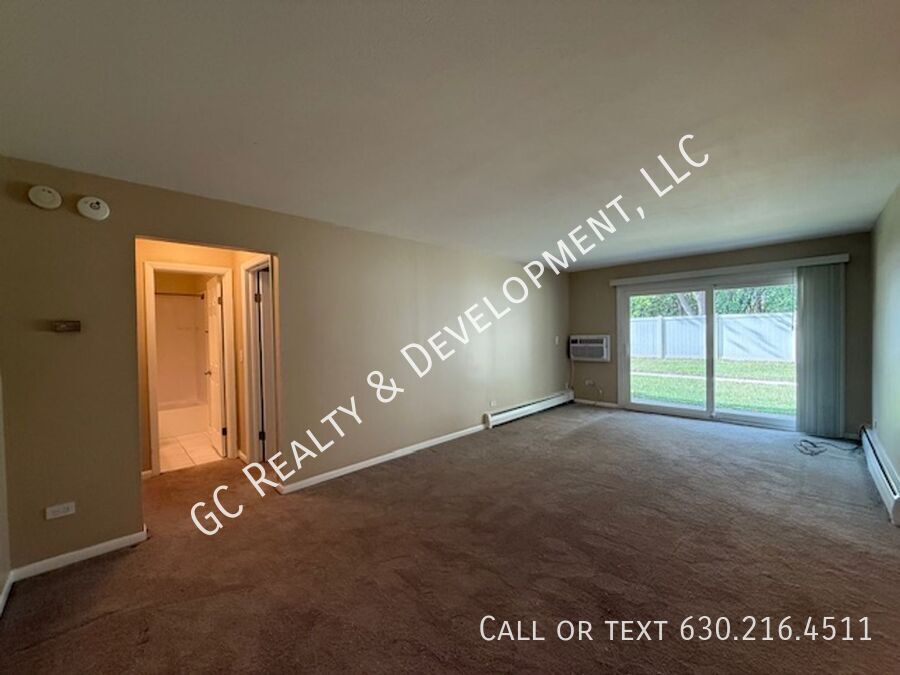 *** WALK TO METRA / HEAT INCL / PAY ONLY ELECTRIC / LAUNDRY NEXT TO UNIT / SMALL PET FRIENDLY *** property image