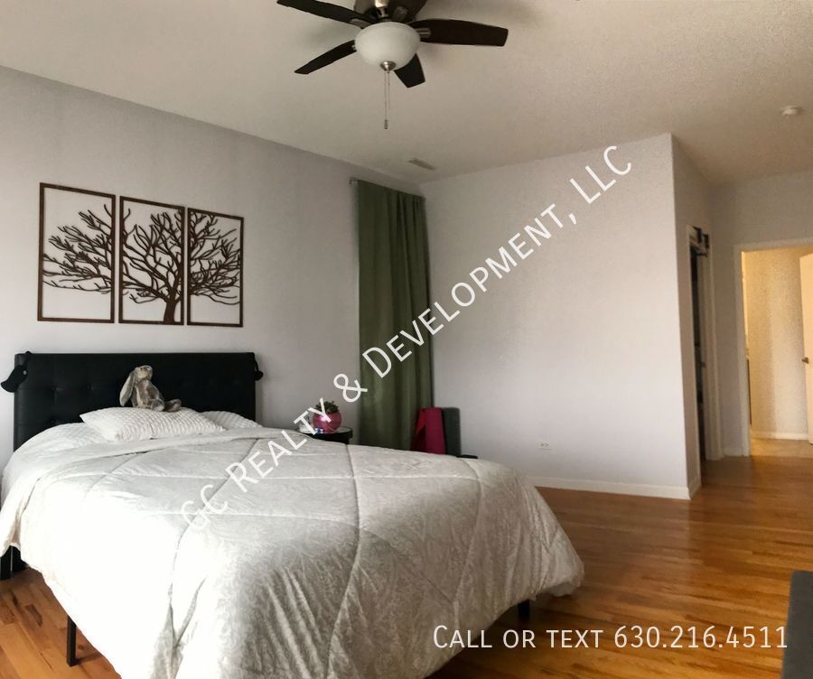 *** 2 BDRM / 2 BATH / HEATED GARAGE / LAUNDRY IN UNIT / HARDWOOD / NEWER BUILDING *** property image