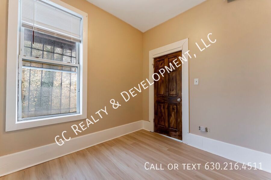 *** HUMBOLDT PARK / 2 BDRM / CENTRAL AC / SMALL PETS WELCOME / SHOPPING NEARBY *** property image