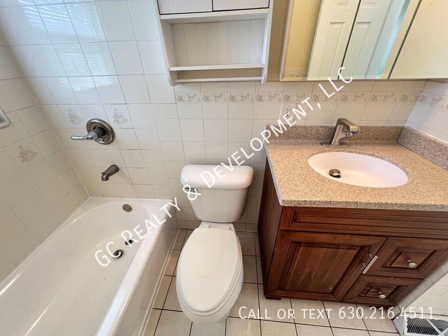 *** / 3 BDRM-2 FULL BATH / 2 CAR GARAGE / PRIMARY SUITE W/FULL BATH / FINISHED LOWER LEVEL / CENTRAL AIR *** property image