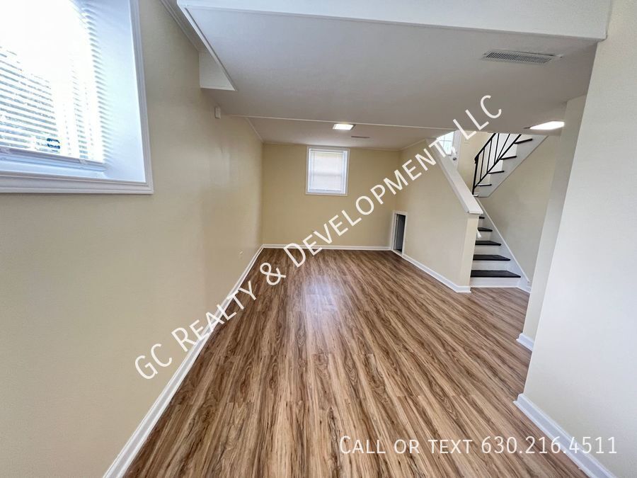 *** / 3 BDRM-2 FULL BATH / 2 CAR GARAGE / PRIMARY SUITE W/FULL BATH / FINISHED LOWER LEVEL / CENTRAL AIR *** property image