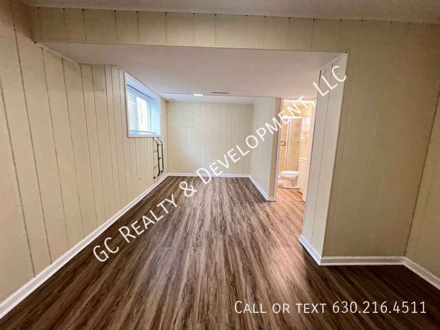 *** / 3 BDRM-2 FULL BATH / 2 CAR GARAGE / PRIMARY SUITE W/FULL BATH / FINISHED LOWER LEVEL / CENTRAL AIR *** property image