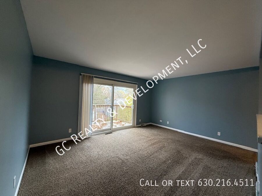 *** 2 BDRM / TENANT ONLY PAYS ELECTRIC / 2 PARKING SPOTS / PET FRIENDLY *** property image