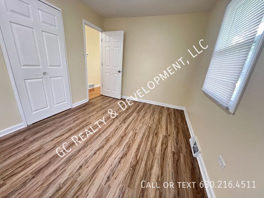 *** 3 BDRM-2 FULL BATH / 2 CAR GARAGE / PRIMARY SUITE W/FULL BATH / FINISHED LOWER LEVEL / CENTRAL AIR *** property image