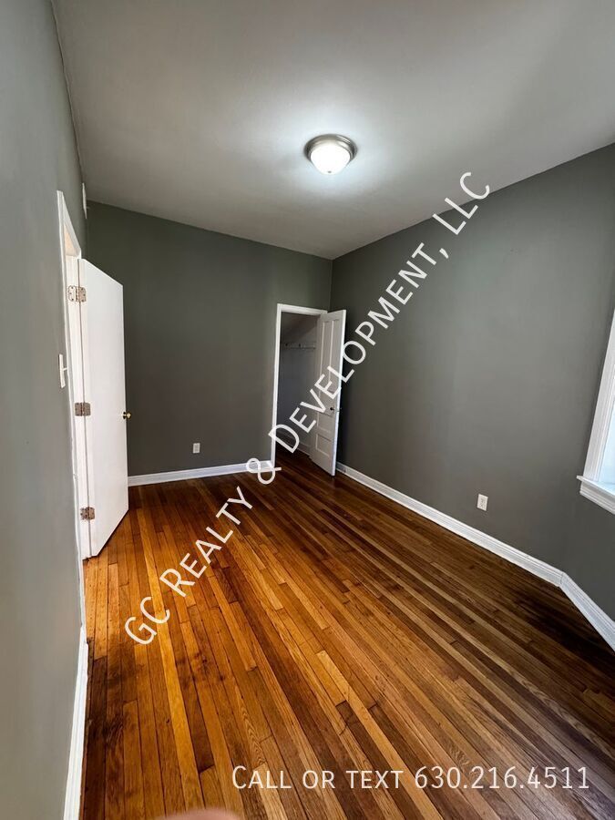 *** 1/2 MO RENT FREE / 3 BDRM - 1 BTH / DETACHED GARAGE PARKING / CENTRAL AC / TRANSIT WITHIN WALKING DISTANCE *** property image