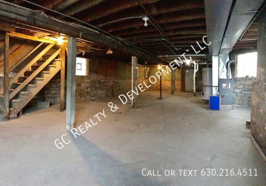 *** APPLIANCES INCL / 3 BDRM / 100% RECENTLY UPDATED / FENCED YARD *** property image