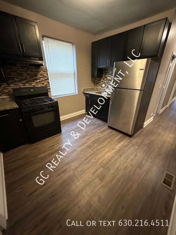 *** APPLIANCES INCL / 3 BDRM / 100% RECENTLY UPDATED / FENCED YARD *** property image