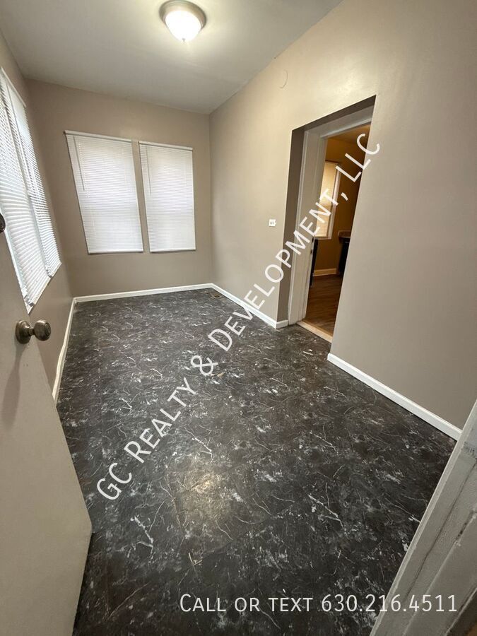 *** APPLIANCES INCL / 3 BDRM / 100% RECENTLY UPDATED / FENCED YARD *** property image