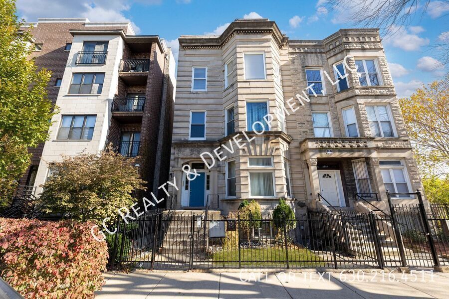 *** 3 BDRM - 1.5 BTH / RECENTLY UPDATED / 1800 SQFT / PET FRIENDLY / SNOW REMOVAL INCL *** property image