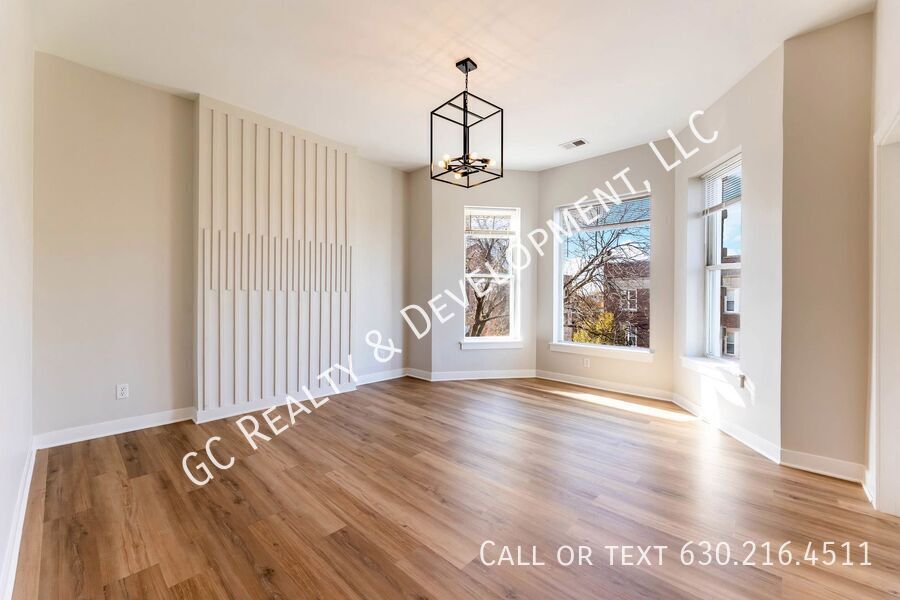 *** 3 BDRM - 1.5 BTH / RECENTLY UPDATED / 1800 SQFT / PET FRIENDLY / SNOW REMOVAL INCL *** property image