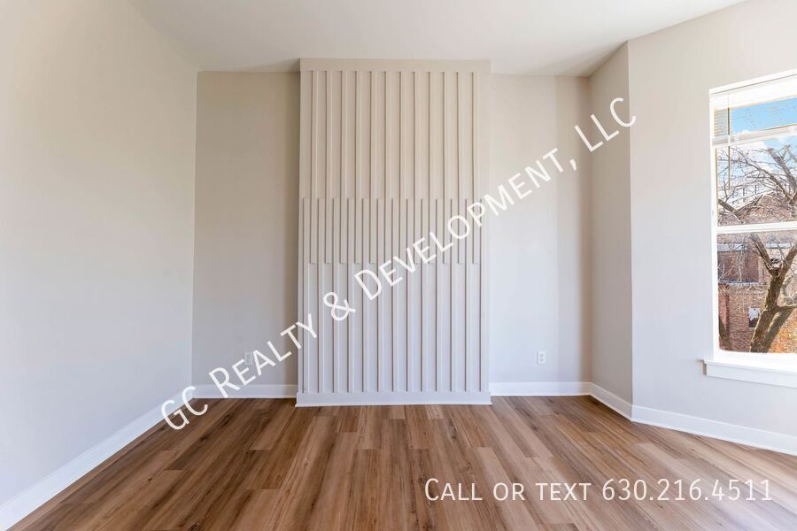 *** 3 BDRM - 1.5 BTH / RECENTLY UPDATED / 1800 SQFT / PET FRIENDLY / SNOW REMOVAL INCL *** property image