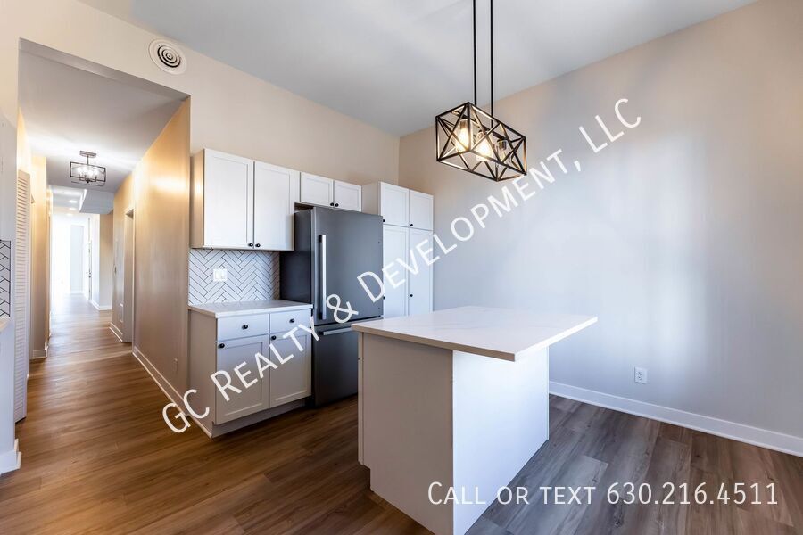 *** 3 BDRM - 1.5 BTH / RECENTLY UPDATED / 1800 SQFT / PET FRIENDLY / SNOW REMOVAL INCL *** property image