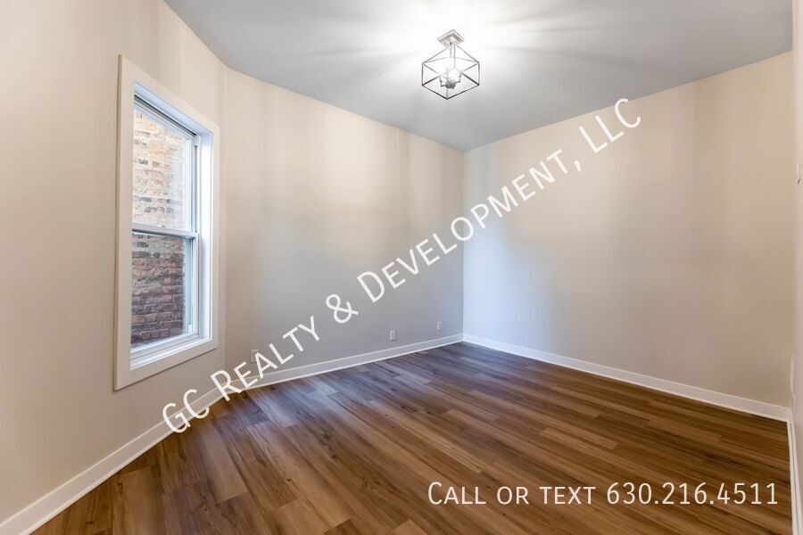 *** 3 BDRM - 1.5 BTH / RECENTLY UPDATED / 1800 SQFT / PET FRIENDLY / SNOW REMOVAL INCL *** property image