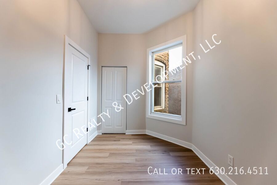 *** 3 BDRM - 1.5 BTH / RECENTLY UPDATED / 1800 SQFT / PET FRIENDLY / SNOW REMOVAL INCL *** property image