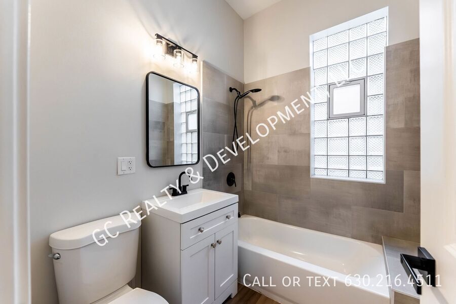 *** 3 BDRM - 1.5 BTH / RECENTLY UPDATED / 1800 SQFT / PET FRIENDLY / SNOW REMOVAL INCL *** property image