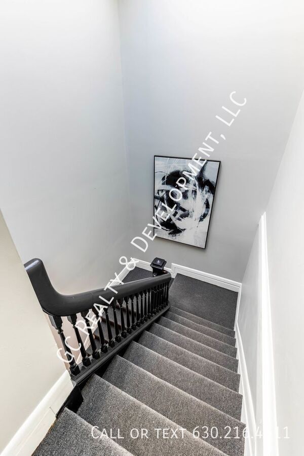 *** 3 BDRM - 1.5 BTH / RECENTLY UPDATED / 1800 SQFT / PET FRIENDLY / SNOW REMOVAL INCL *** property image