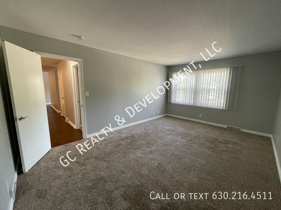 *** MOVE IN SPECIAL / HEAT INCLUDED / 2 BDRMS / W&D IN BUILDING / PETS ALLOWED / LOTS OF CLOSET SPACE*** property image