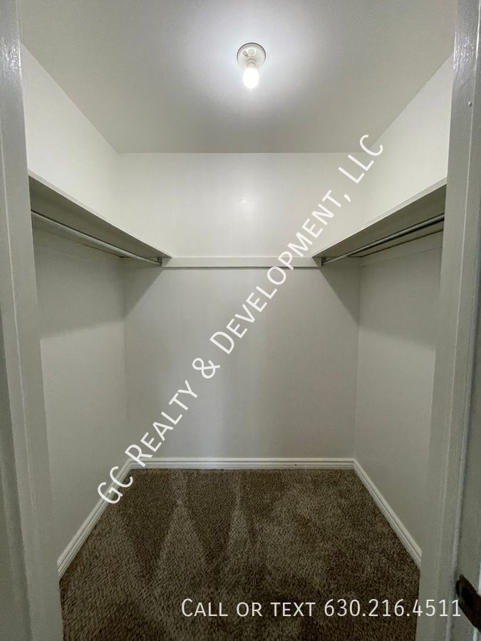 *** MOVE IN SPECIAL / HEAT INCLUDED / 2 BDRMS / W&D IN BUILDING / PETS ALLOWED / LOTS OF CLOSET SPACE*** property image