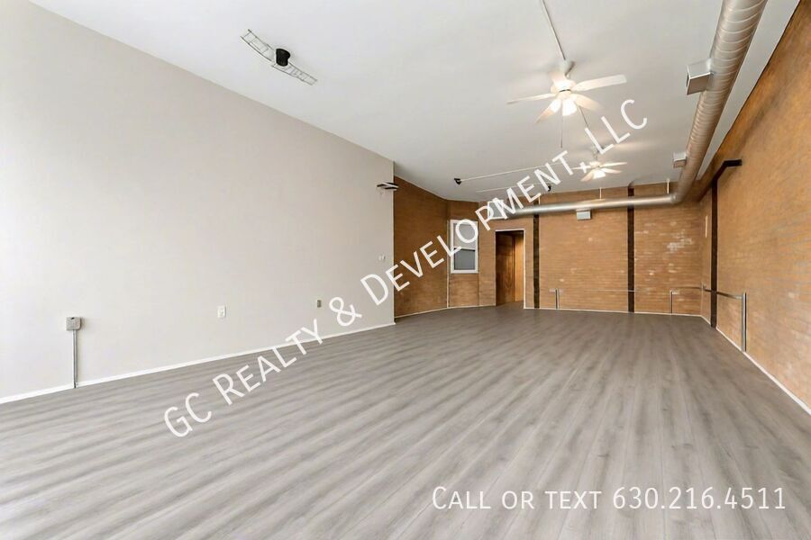 *** 2000 SQFT / 1ST FLOOR UNIT / CENTRAL AC / KITCHEN APPL INCL *** property image