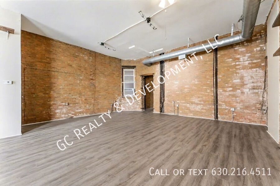 *** 2000 SQFT / 1ST FLOOR UNIT / CENTRAL AC / KITCHEN APPL INCL *** property image