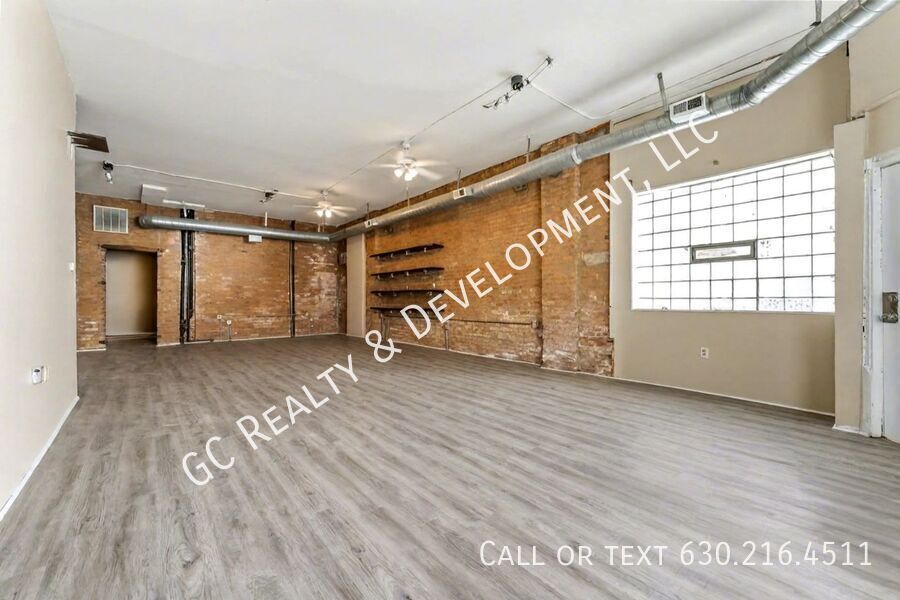 *** 2000 SQFT / 1ST FLOOR UNIT / CENTRAL AC / KITCHEN APPL INCL *** property image