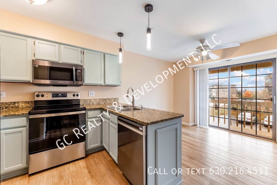 *** 2 STORY CONDO / 2 BDRM - 1.5 BTH / FULL SIZED W&D IN UNIT / 2 PARKING SPOTS / STAINLESS APPL *** property image