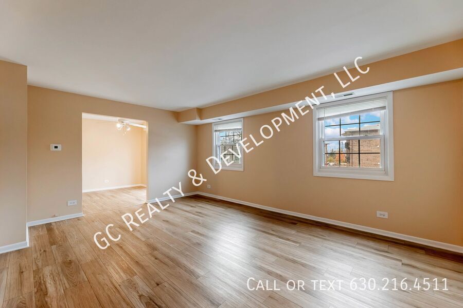 *** 2 STORY CONDO / 2 BDRM - 1.5 BTH / FULL SIZED W&D IN UNIT / 2 PARKING SPOTS / STAINLESS APPL *** property image