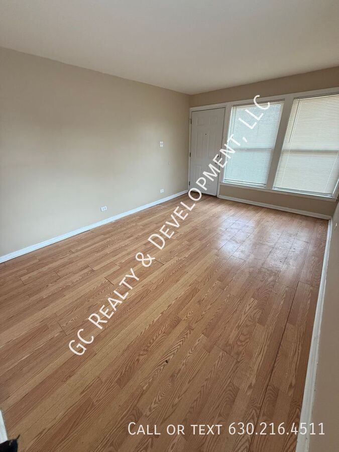 *** 2 BDRM / ALL UTILITIES INCLUDED / CORNER LOT / WALK TO BUS / HARDWOOD FLOORS *** property image