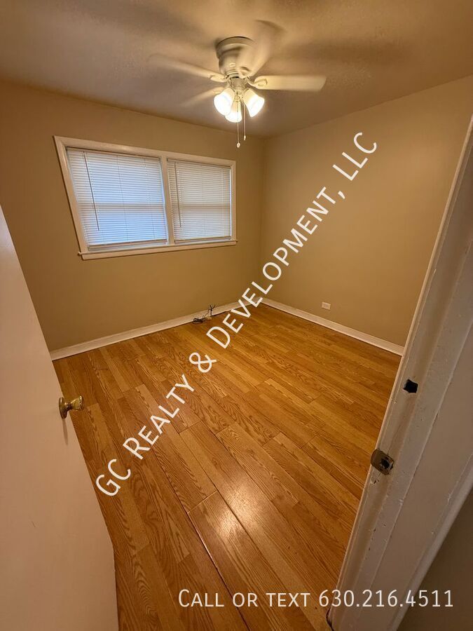 *** 2 BDRM / ALL UTILITIES INCLUDED / CORNER LOT / WALK TO BUS / HARDWOOD FLOORS *** property image