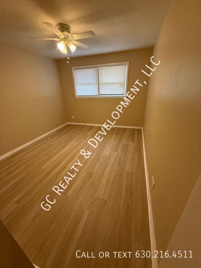 *** 2 BDRM / ALL UTILITIES INCLUDED / CORNER LOT / WALK TO BUS / HARDWOOD FLOORS *** property image
