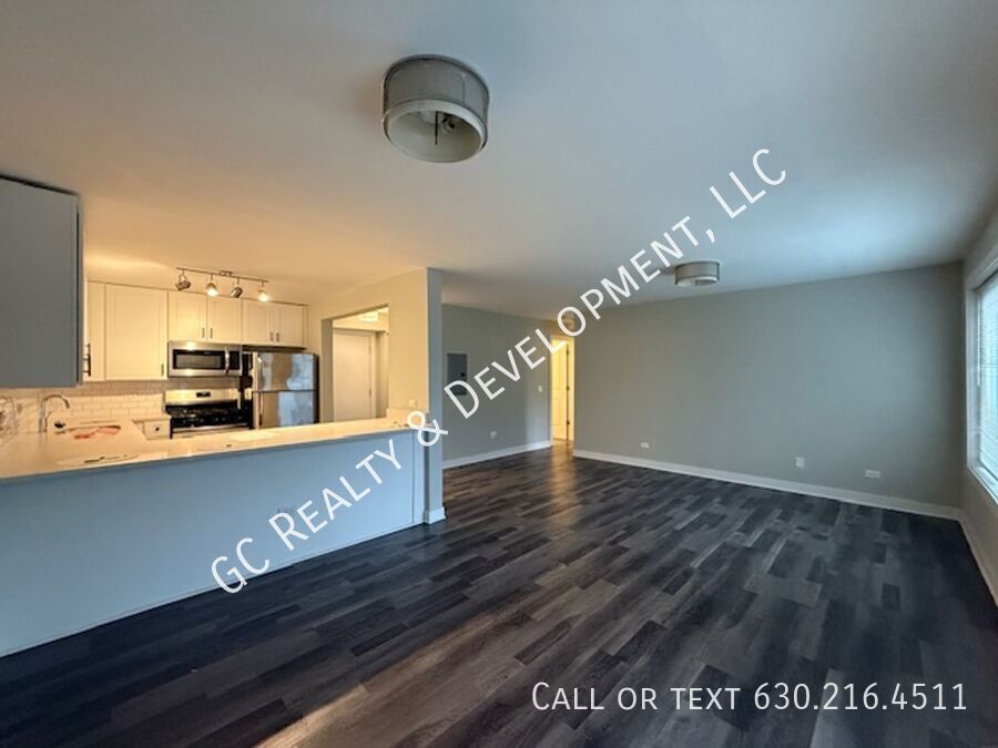 *** RECENTLY UPDATED / IN UNIT LAUNDRY / TENANT ONLY PAYS ELECTRIC / SS APPL *** property image