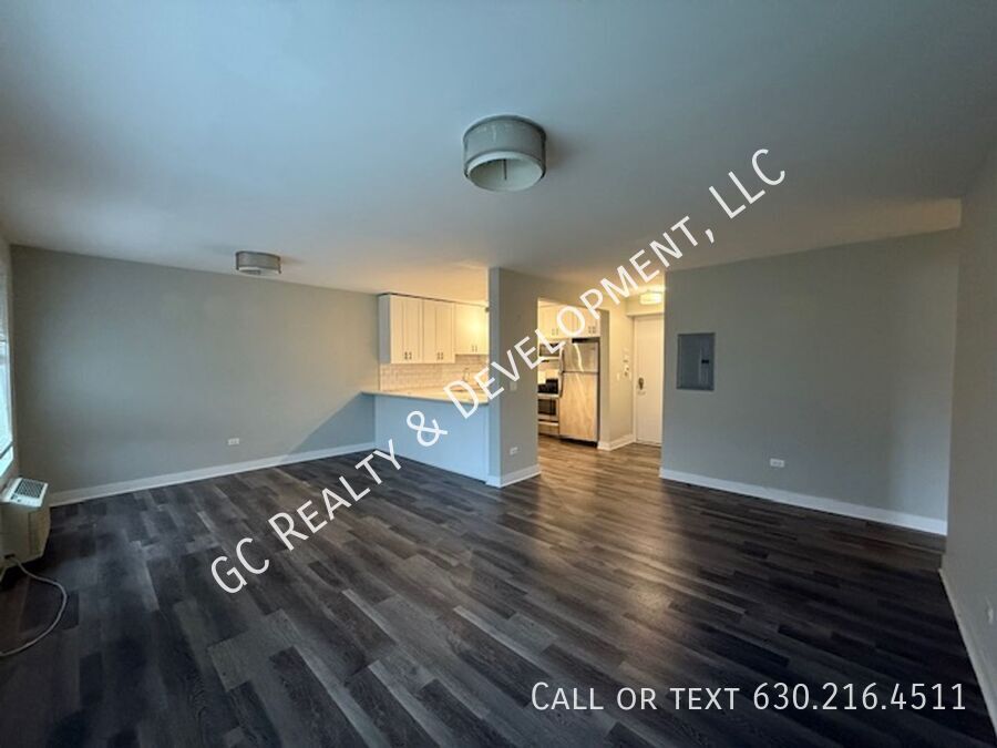 *** RECENTLY UPDATED / IN UNIT LAUNDRY / TENANT ONLY PAYS ELECTRIC / SS APPL *** property image