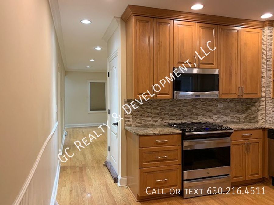 *** COMING SOON - AVAIL 01/01/26! / 2 BDRM / GRANITE / STAINLESS / HARDWOOD / LRG FENCED YARD / DETACHED GARAGE *** property image