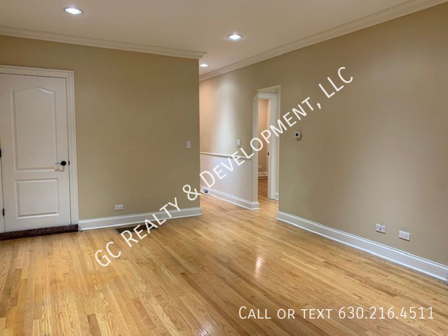 *** COMING SOON - AVAIL 01/01/26! / 2 BDRM / GRANITE / STAINLESS / HARDWOOD / LRG FENCED YARD / DETACHED GARAGE *** property image