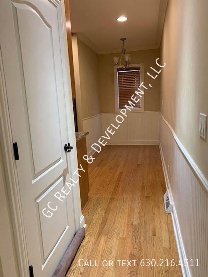 *** COMING SOON - AVAIL 01/01/26! / 2 BDRM / GRANITE / STAINLESS / HARDWOOD / LRG FENCED YARD / DETACHED GARAGE *** property image