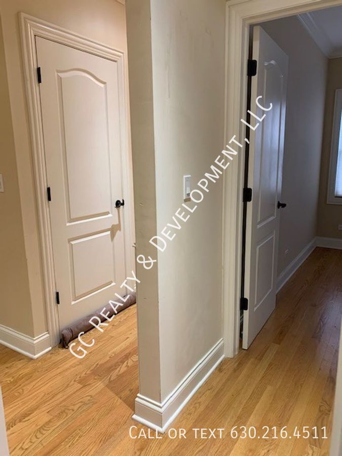 *** COMING SOON - AVAIL 01/01/26! / 2 BDRM / GRANITE / STAINLESS / HARDWOOD / LRG FENCED YARD / DETACHED GARAGE *** property image