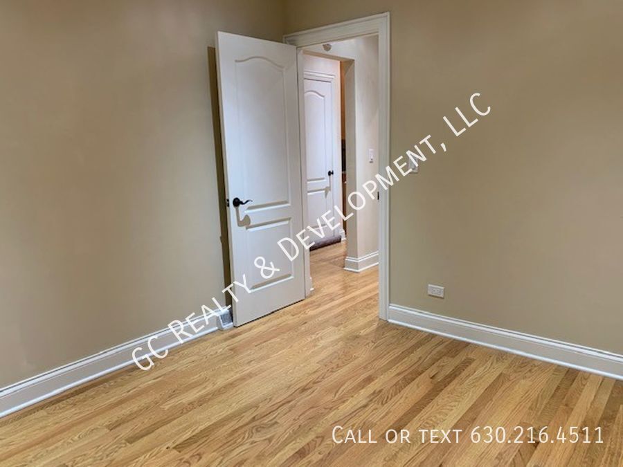 *** COMING SOON - AVAIL 01/01/26! / 2 BDRM / GRANITE / STAINLESS / HARDWOOD / LRG FENCED YARD / DETACHED GARAGE *** property image